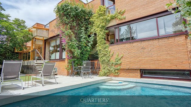 Foto 2 de Venta de casa adosada en Piovera - Conde Orgaz de 4 habitaciones con terraza y piscina