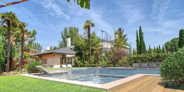 Foto 1 de Xalet en venda a Piovera - Conde Orgaz de 5 habitacions amb piscina i garatge