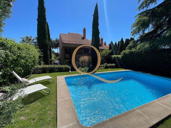 Foto 1 de Venta de casa en Piovera - Conde Orgaz de 5 habitaciones con terraza y piscina
