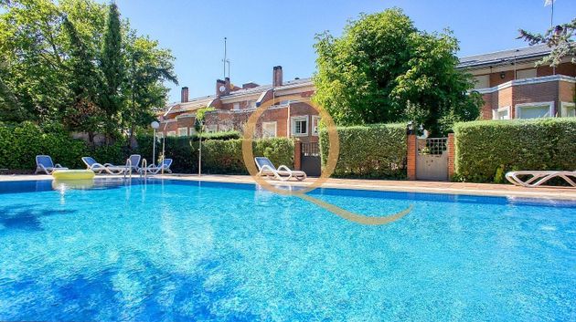 Foto 1 de Venta de casa en Piovera - Conde Orgaz de 7 habitaciones con terraza y piscina