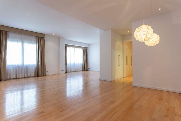 Foto 1 de Alquiler de piso en calle De Claudio Coello de 4 habitaciones con aire acondicionado y calefacción