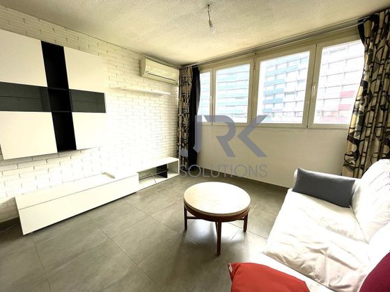 Foto 2 de Alquiler de piso en Prosperidad de 1 habitación con muebles y aire acondicionado