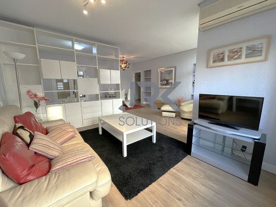 Foto 2 de Piso en alquiler en Cuatro Caminos de 1 habitación con terraza y muebles