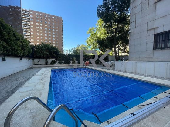 Foto 1 de Pis en lloguer a Ciudad Jardín de 3 habitacions amb terrassa i piscina