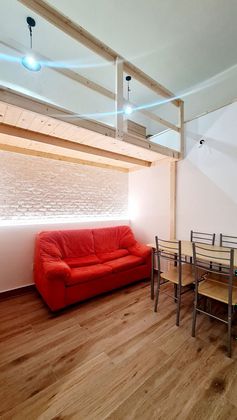 Foto 2 de Alquiler de estudio en Embajadores - Lavapiés con muebles y aire acondicionado
