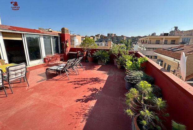 Foto 2 de Àtic en venda a Adelfas de 3 habitacions amb terrassa i garatge