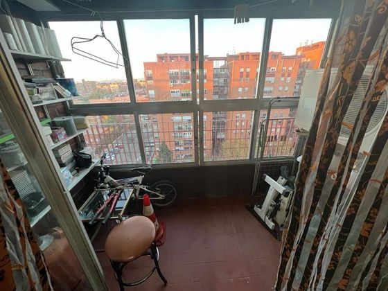 Foto 2 de Venta de piso en Palomeras sureste de 3 habitaciones con terraza y calefacción