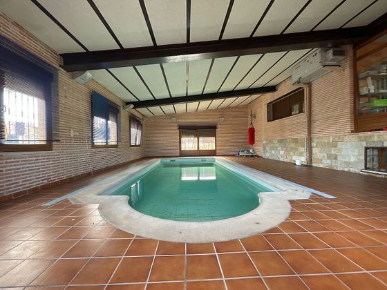 Foto 1 de Chalet en venta en Yeles de 5 habitaciones con terraza y piscina