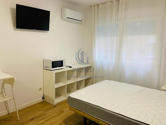 Foto 2 de Alquiler de estudio en Almagro con muebles y aire acondicionado