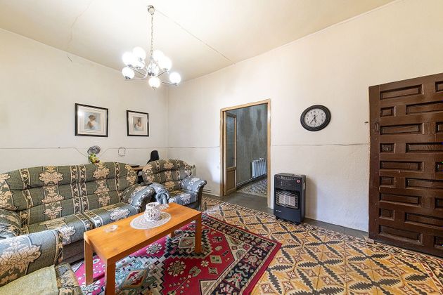 Foto 2 de Casa en venda a Villa del Prado de 4 habitacions amb balcó i calefacció