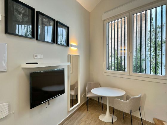 Foto 2 de Dúplex en alquiler en Valdeacederas de 1 habitación con muebles y aire acondicionado