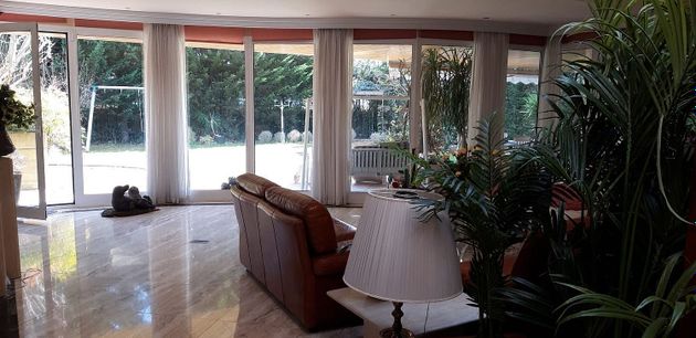 Foto 2 de Chalet en venta en Armentia - Ciudad Jardín de 5 habitaciones con terraza y garaje