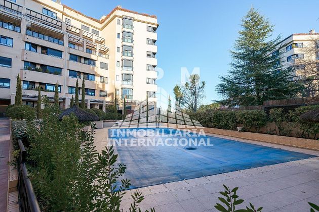 Foto 1 de Pis en lloguer a Piovera - Conde Orgaz de 3 habitacions amb terrassa i piscina