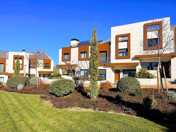 Foto 2 de Casa en venda a El Olivar de Mirabal de 6 habitacions amb terrassa i piscina