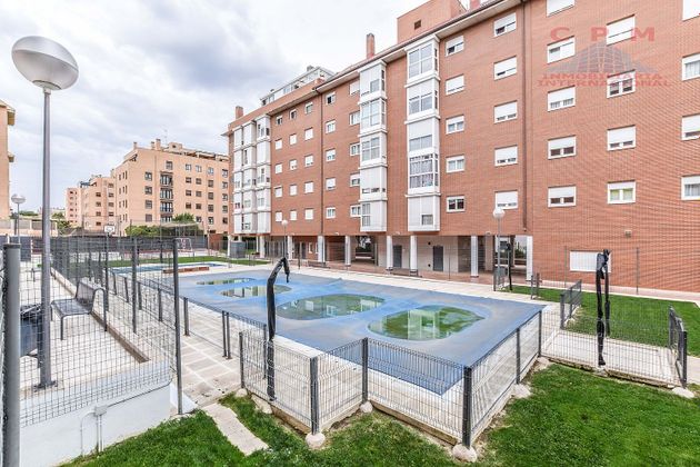 Foto 1 de Pis en venda a Sanchinarro de 4 habitacions amb terrassa i piscina