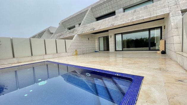 Foto 1 de Venta de casa en paseo De Los Lagos de 4 habitaciones con terraza y piscina