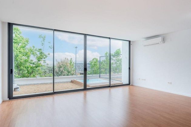 Foto 2 de Xalet en venda a Nuevo Aranjuez de 5 habitacions amb terrassa i piscina