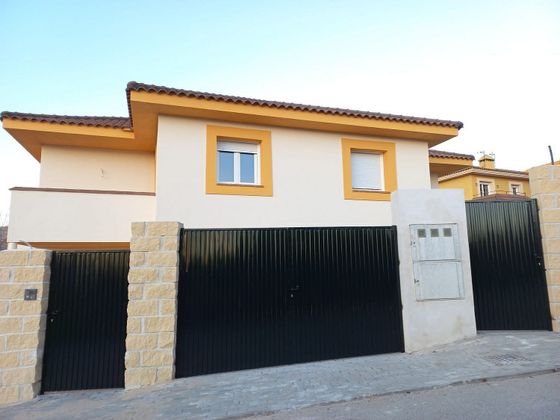 Foto 1 de Casa en venta en Robledo de Chavela de 3 habitaciones con terraza y garaje