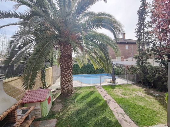 Foto 1 de Casa en venta en Villanueva de la Cañada de 5 habitaciones con terraza y piscina