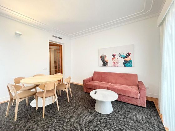Foto 1 de Àtic en lloguer a calle De Atocha de 2 habitacions amb terrassa i mobles