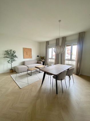 Foto 2 de Alquiler de piso en calle De Ibiza de 2 habitaciones con terraza y muebles