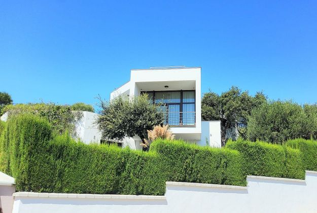 Foto 2 de Xalet en venda a avenida De Torreguadiaro de 5 habitacions amb terrassa i piscina