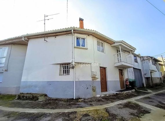 Foto 2 de Casa en venda a Castro Caldelas de 2 habitacions amb garatge i balcó