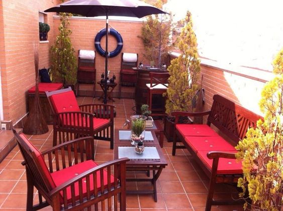 Foto 1 de Ático en venta en Sanchinarro de 1 habitación con terraza y piscina