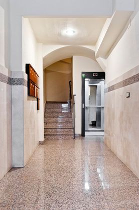 Foto 1 de Piso en venta en calle Santa Isabel de 3 habitaciones con calefacción y ascensor