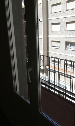 Foto 2 de Piso en venta en calle Santa Isabel de 3 habitaciones con calefacción y ascensor