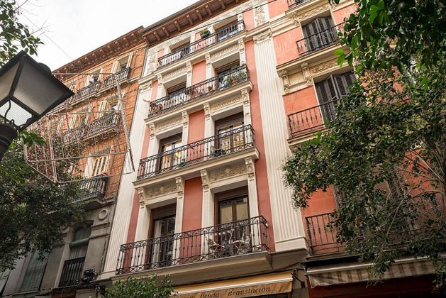 Foto 1 de Pis en venda a Universidad - Malasaña de 3 habitacions amb terrassa i balcó