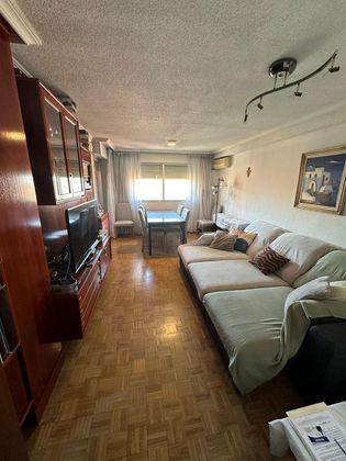 Foto 2 de Venta de piso en Palomeras sureste de 3 habitaciones con terraza y garaje