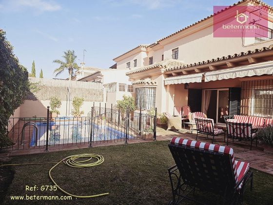 Foto 2 de Venta de casa en Vistahermosa  - Fuentebravía de 7 habitaciones con terraza y piscina