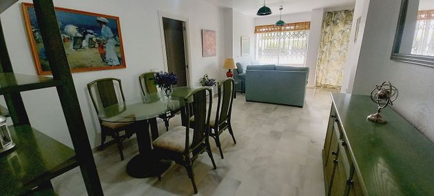 Foto 2 de Alquiler de piso en Vistahermosa  - Fuentebravía de 2 habitaciones con terraza y jardín
