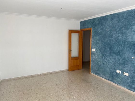 Foto 1 de Piso en venta en urbanización Villa Victoria de 3 habitaciones con terraza y ascensor