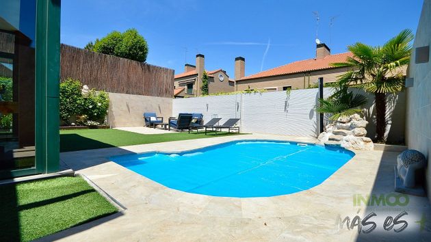 Foto 1 de Casa en lloguer a Miramadrid de 4 habitacions amb terrassa i piscina