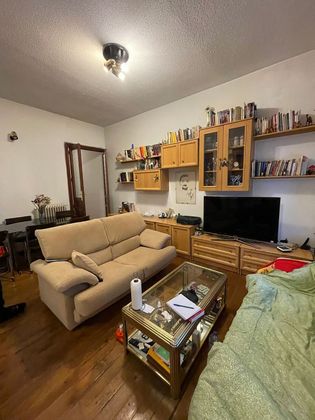 Foto 2 de Piso en venta en Jerónimos de 3 habitaciones con aire acondicionado y calefacción