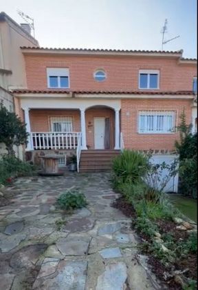 Foto 1 de Casa adosada en venta en Argés de 4 habitaciones con terraza y piscina