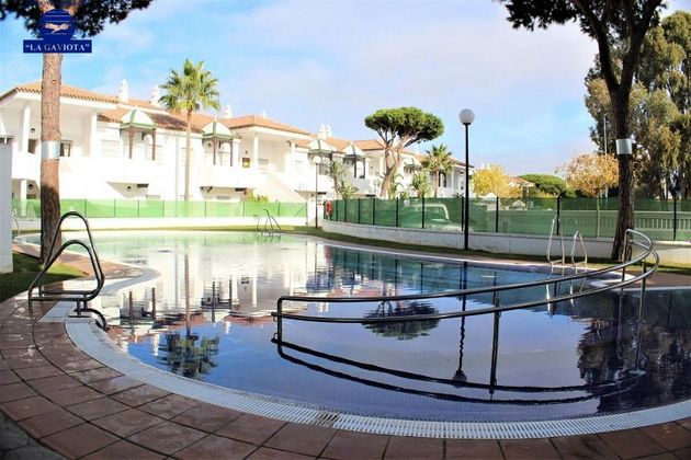 Foto 1 de Piso en venta en Sancti Petri - La Barrosa de 2 habitaciones con piscina