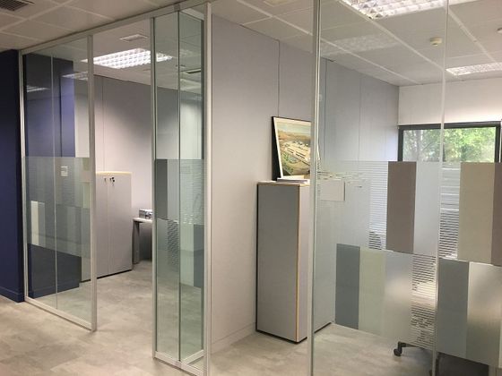 Foto 2 de Venta de oficina en Zona Industrial con aire acondicionado y ascensor
