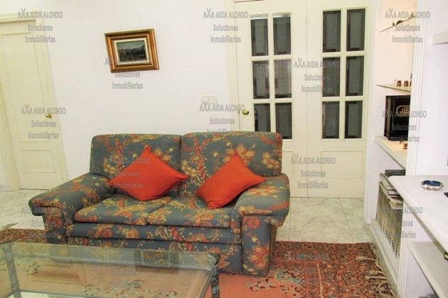 Foto 2 de Piso en venta en Casco Antiguo de 2 habitaciones con terraza y aire acondicionado