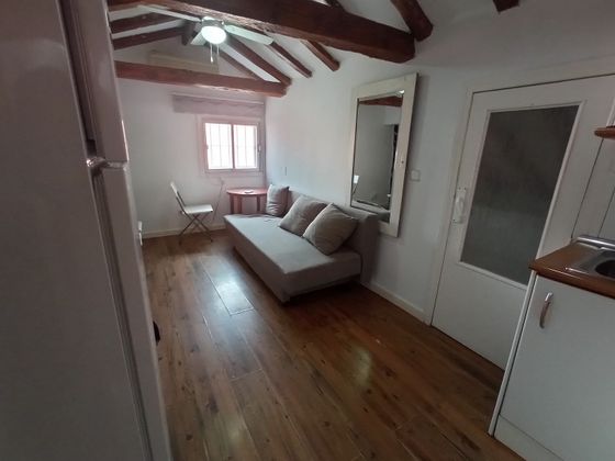 Foto 2 de Piso en alquiler en calle De Leganitos de 2 habitaciones con muebles y aire acondicionado
