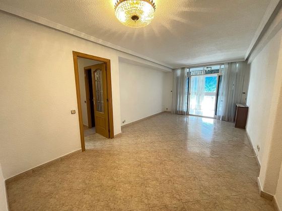 Foto 1 de Alquiler de piso en calle Princesa Doña Sofía de 4 habitaciones con terraza y calefacción