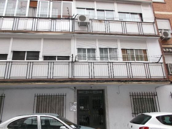 Foto 1 de Pis en lloguer a calle Arévalo de 3 habitacions amb terrassa i mobles