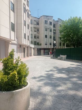 Foto 1 de Alquiler de piso en calle De Nanclares de Oca de 4 habitaciones con piscina y garaje