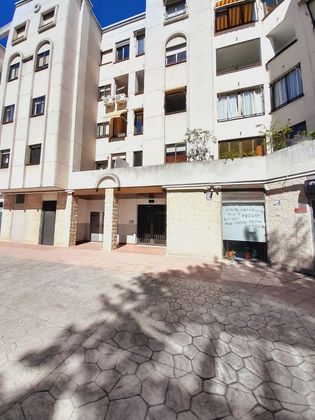 Foto 2 de Pis en lloguer a calle De Nanclares de Oca de 4 habitacions amb piscina i garatge