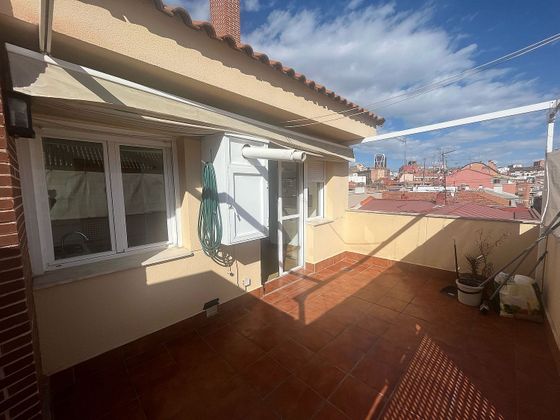 Foto 1 de Àtic en lloguer a calle De Santiago Cordero de 1 habitació amb terrassa i garatge