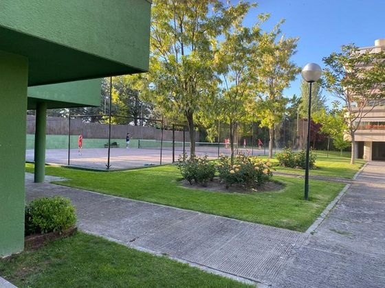 Foto 2 de Pis en venda a El Soto de la Moraleja de 4 habitacions amb terrassa i piscina
