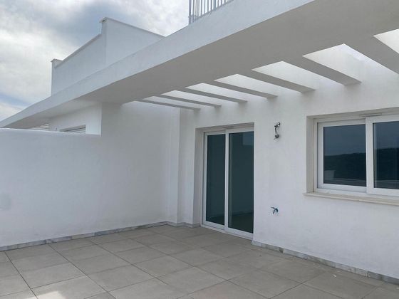 Foto 2 de Pis en venda a calle Algeciras de 2 habitacions amb terrassa i ascensor