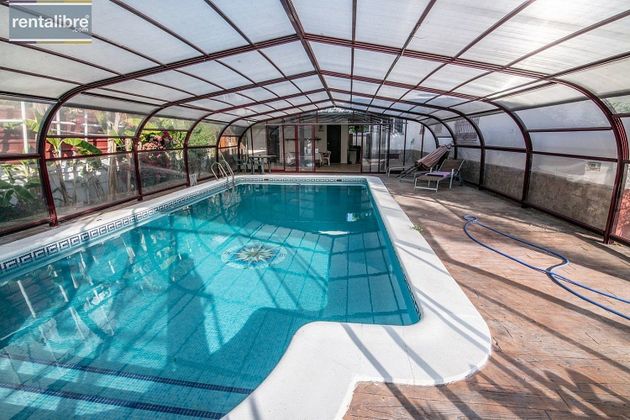Foto 2 de Casa en venda a Centro-Calzada-Cabo Noval de 7 habitacions amb terrassa i piscina